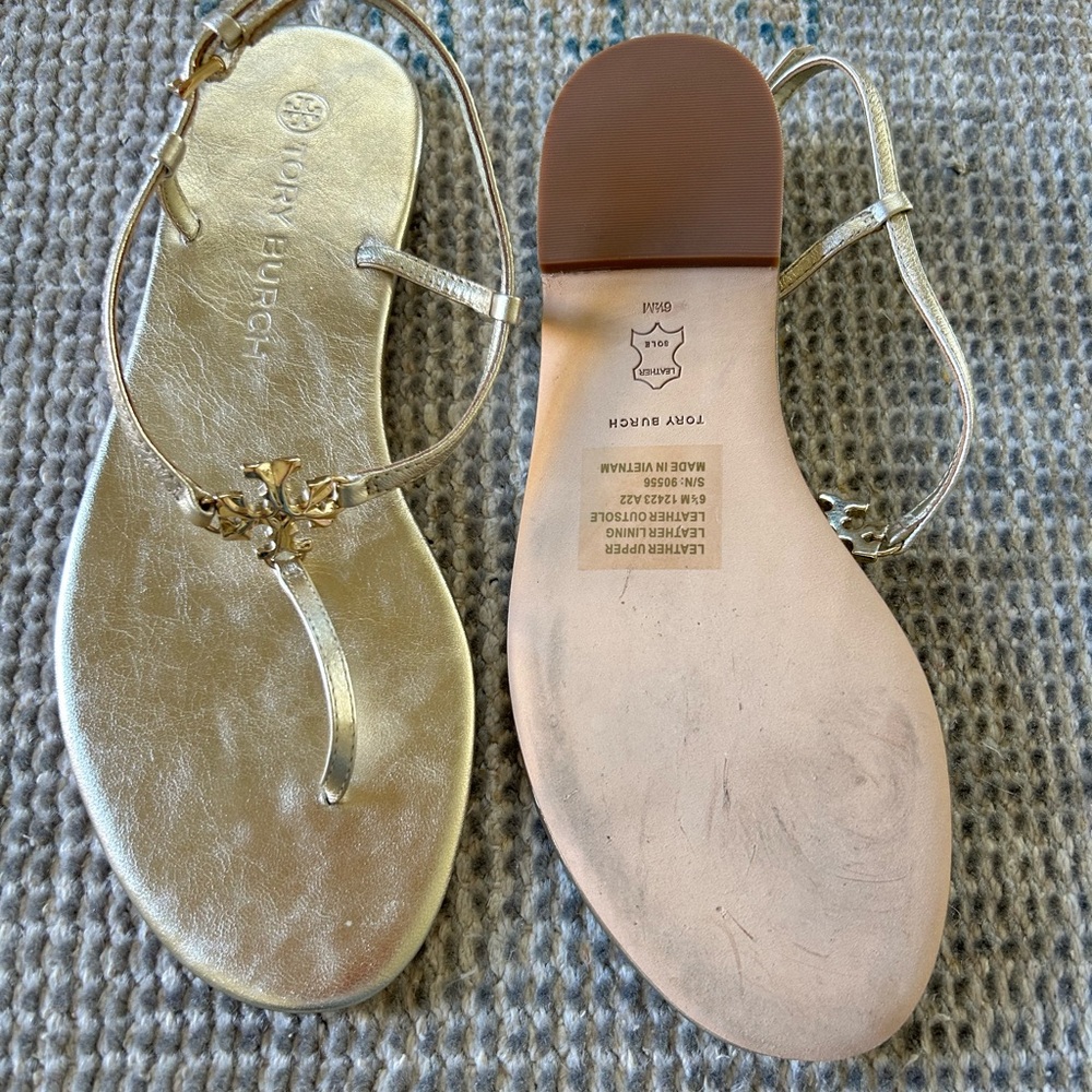 Tory Burch Gold Floral Embellished Sandals - Picture 2 of 4